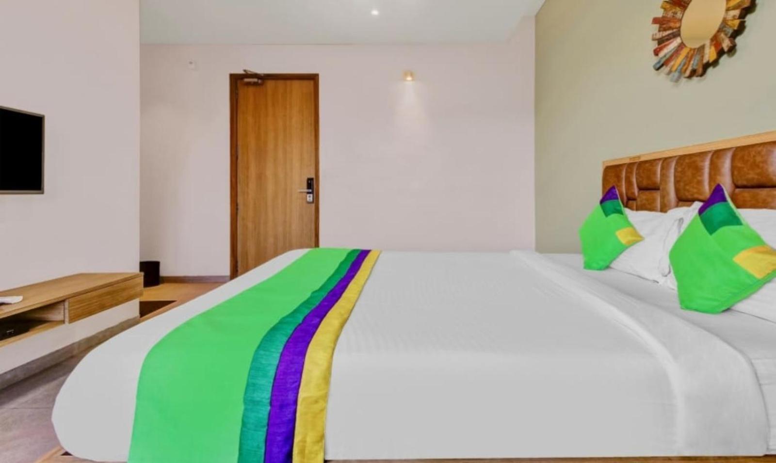 Elite Boutique Hotel Satara Ngoại thất bức ảnh