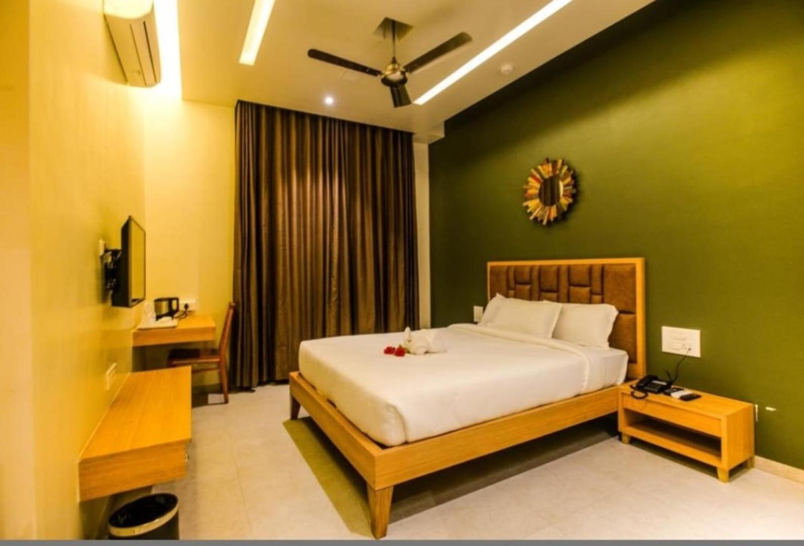 Elite Boutique Hotel Satara Ngoại thất bức ảnh