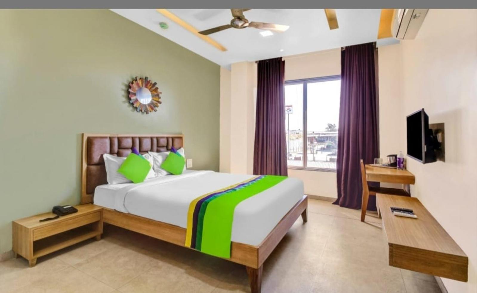 Elite Boutique Hotel Satara Ngoại thất bức ảnh