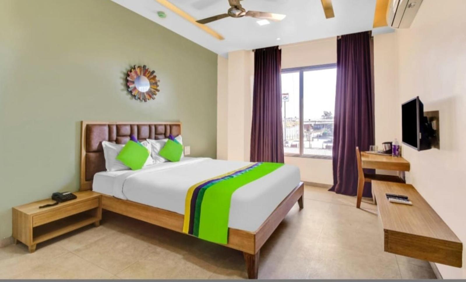 Elite Boutique Hotel Satara Ngoại thất bức ảnh