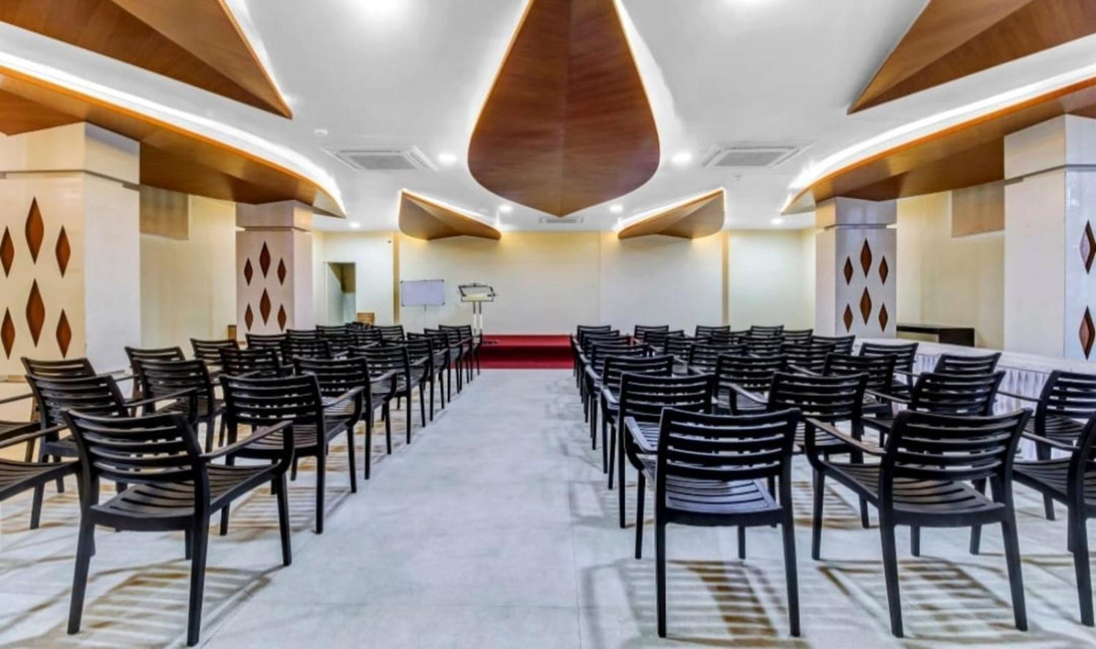 Elite Boutique Hotel Satara Ngoại thất bức ảnh
