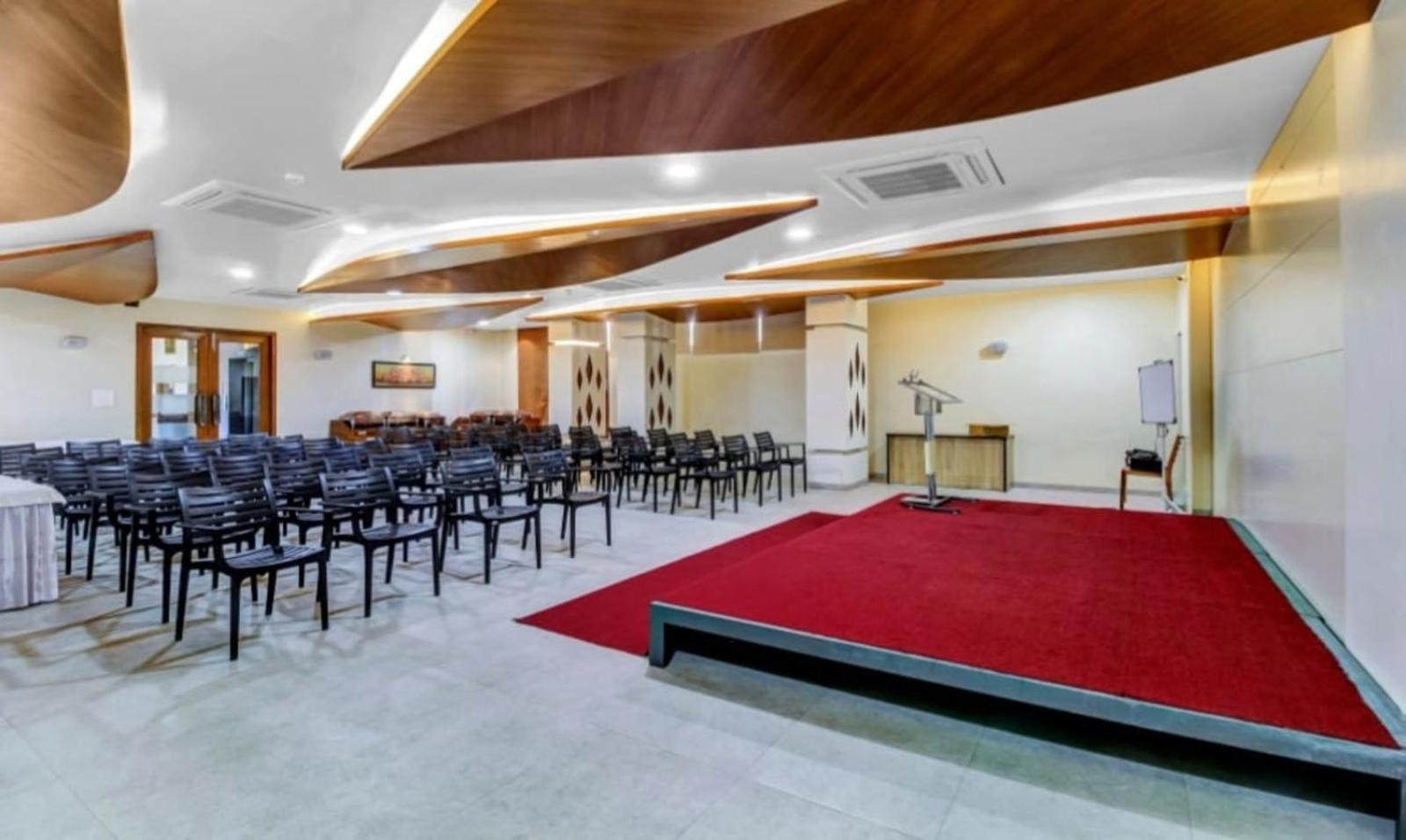 Elite Boutique Hotel Satara Ngoại thất bức ảnh